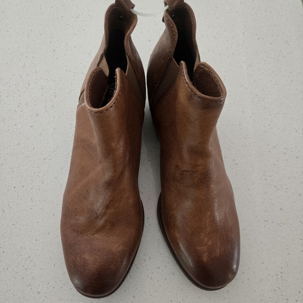 Brown Leather Isola Boots